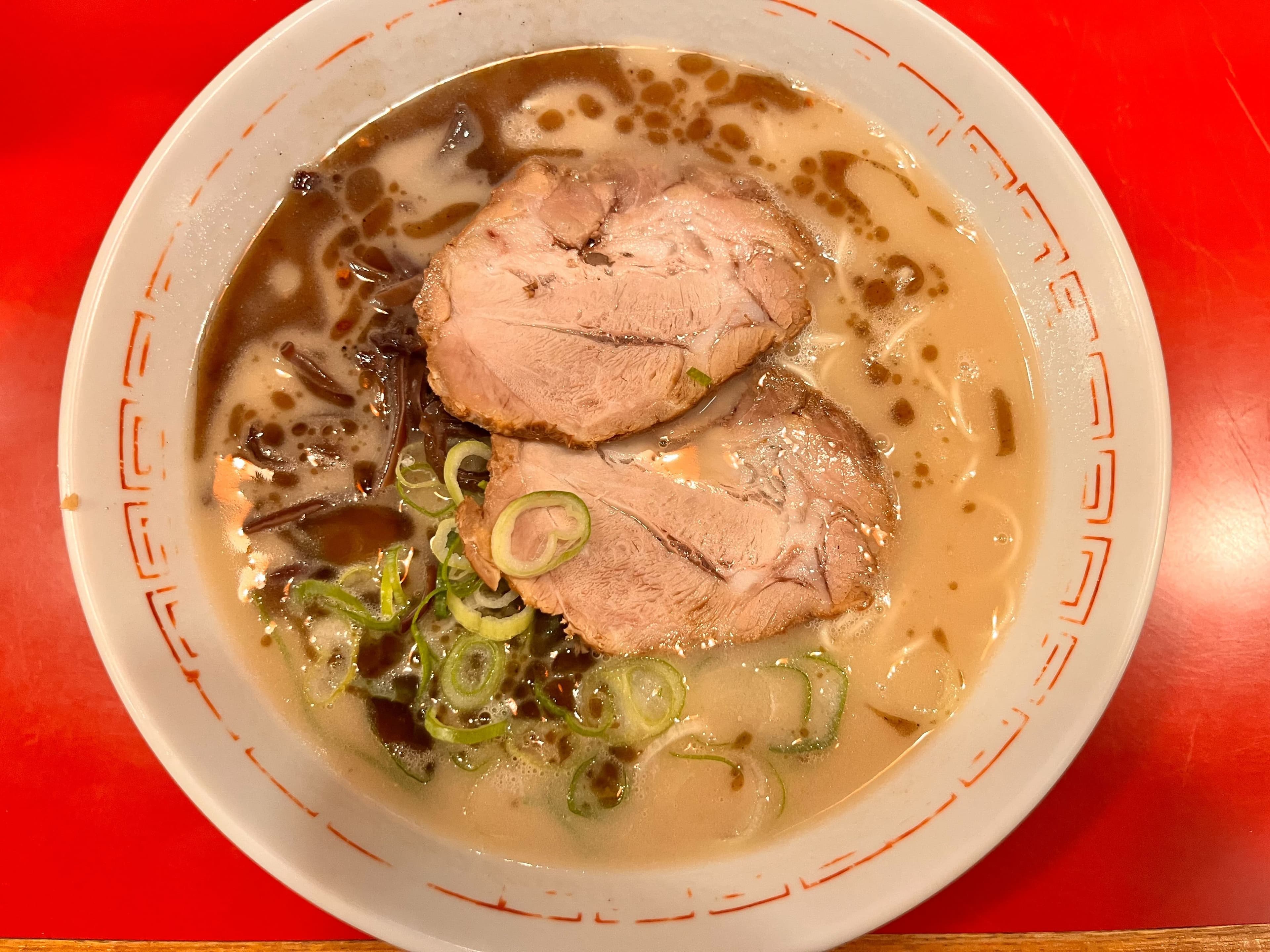 ラーメン 赤組 - 熊本の繁華街で愛され続ける、気軽で美味しい本格熊本ラーメンのメイン画像